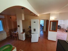 Vergului, vis-a-vis de Policlinica Malaxa, proprietar, 4 camere decomandat